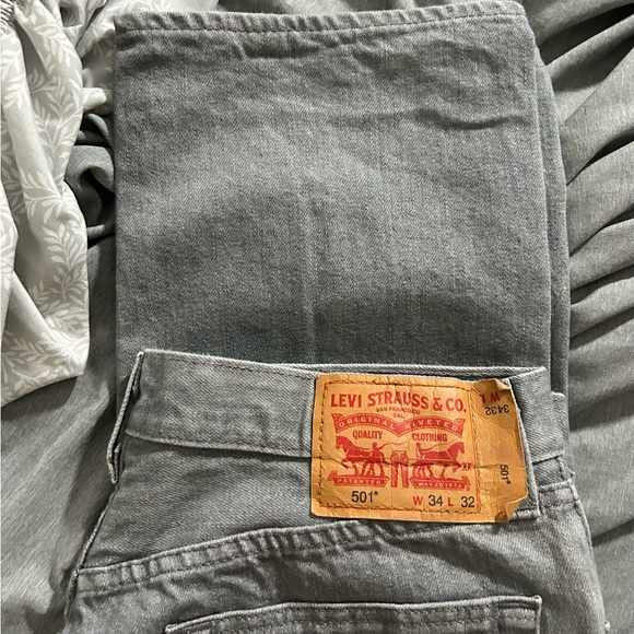 Levi's Gray Denim Jeans with Tan Label - Picture 6 of 15